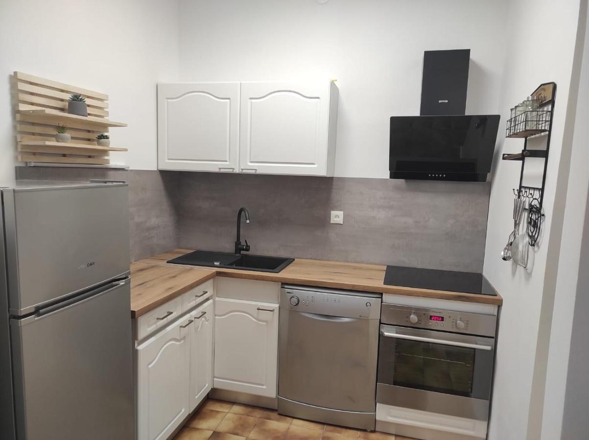 Apartment Ivano Vodice Eksteriør bilde